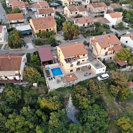 Apartman "Sabine Red" With Heated Pool Omisalj Luaran gambar
