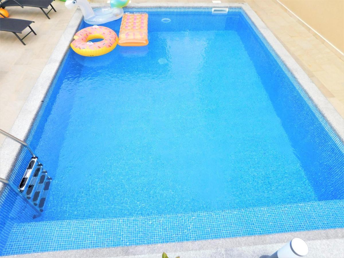 Apartman "Sabine Red" With Heated Pool Omisalj Luaran gambar