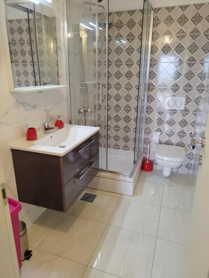 Apartman "Sabine Red" With Heated Pool Omisalj Luaran gambar