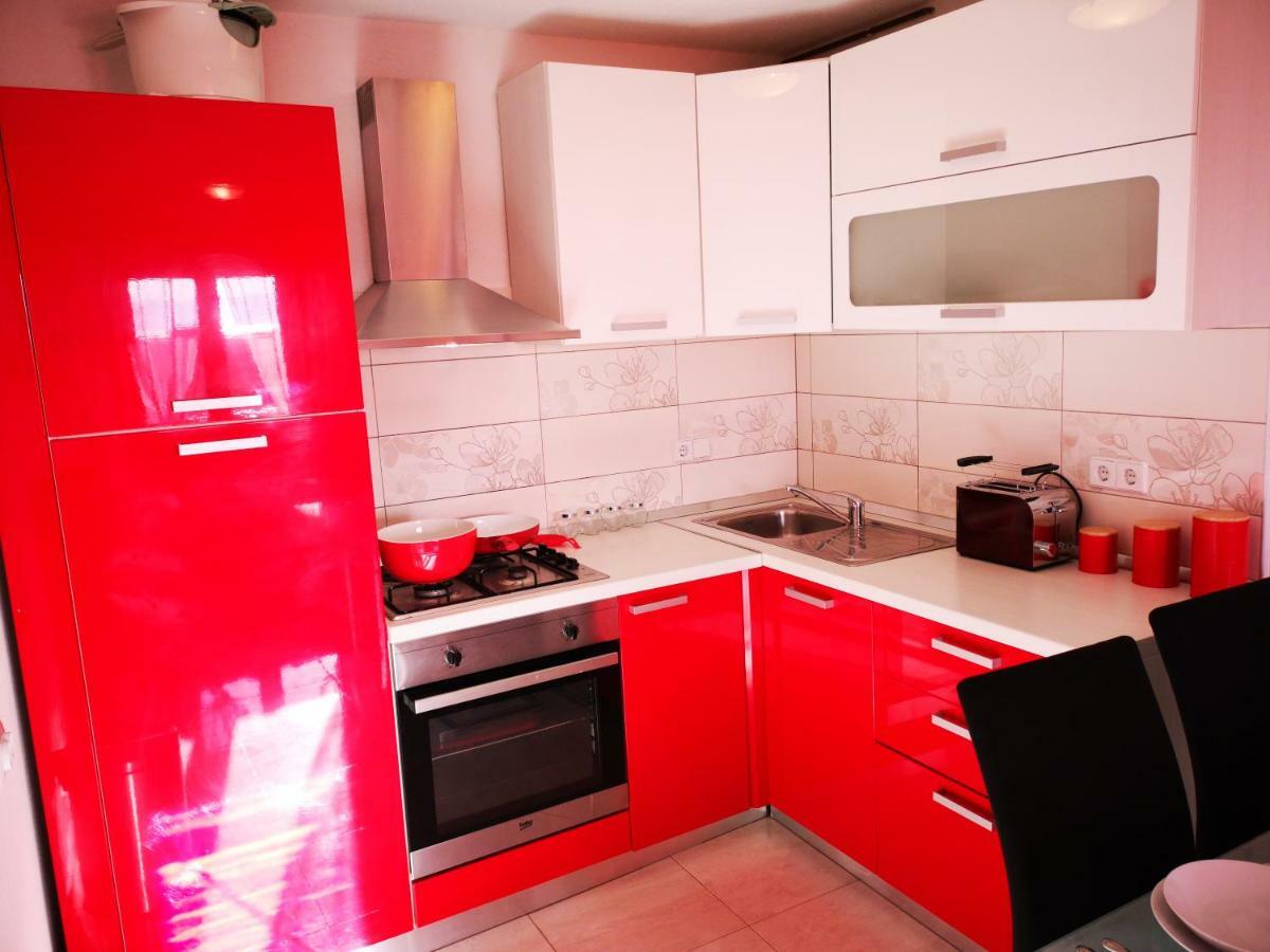 Apartman "Sabine Red" With Heated Pool Omisalj Luaran gambar