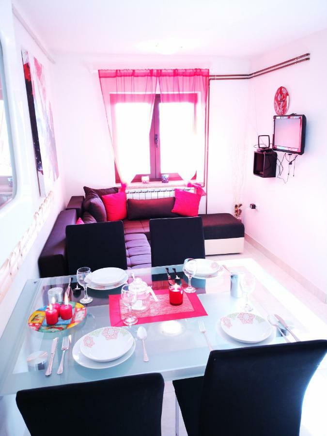 Apartman "Sabine Red" With Heated Pool Omisalj Luaran gambar