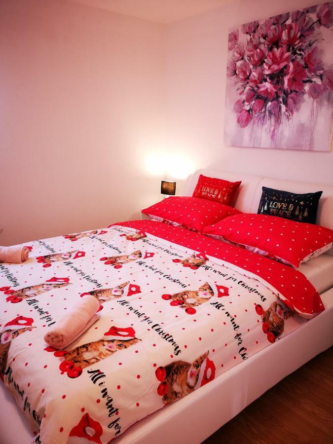 Apartman "Sabine Red" With Heated Pool Omisalj Luaran gambar