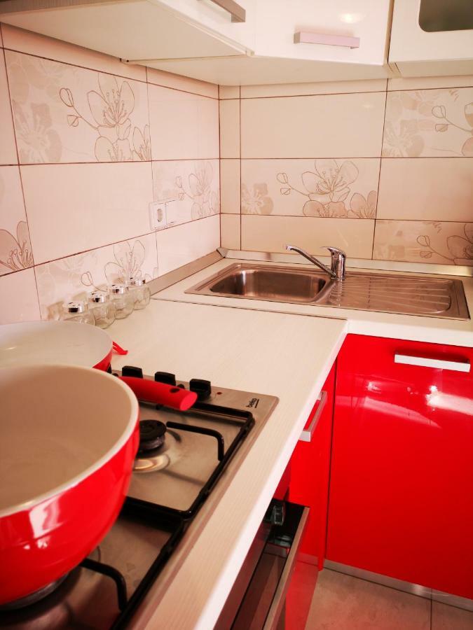 Apartman "Sabine Red" With Heated Pool Omisalj Luaran gambar