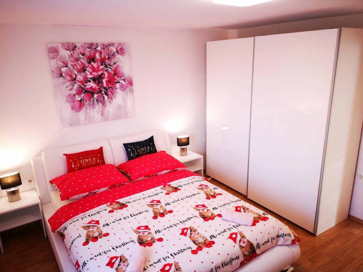 Apartman "Sabine Red" With Heated Pool Omisalj Luaran gambar