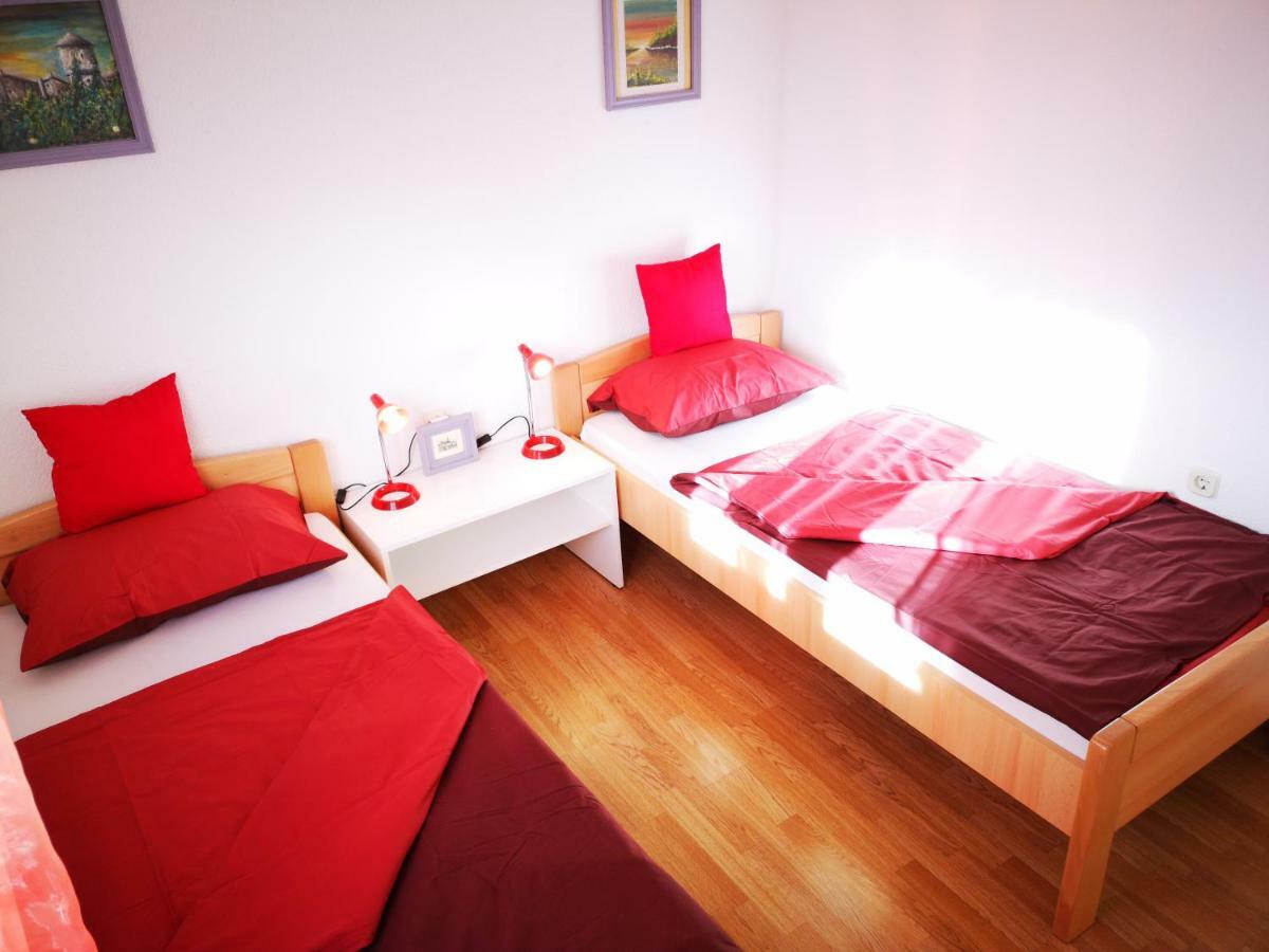 Apartman "Sabine Red" With Heated Pool Omisalj Luaran gambar